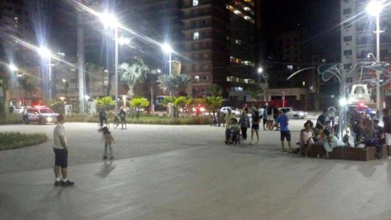 Ape Temporada Praia Grande Sp Completo Com Piscina, Churrasqueira, Estacionamento 外观 照片